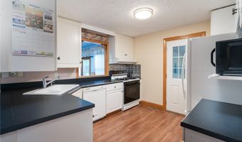 915 Sharondale Dr, Amherst, OH 44001