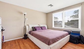 416 Ocean Ave, Beachwood, NJ 08722