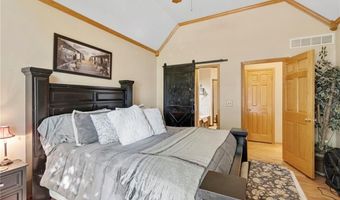 15733 Pine Cir, Basehor, KS 66007
