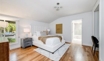4820 Encino Ter, Encino, CA 91316
