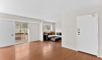 4227 AMERICANA Dr 102, Annandale, VA 22003