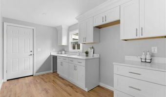 63 Indian Rd, East Providence, RI 02915