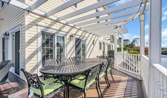221 Magnolia Dr, Bayville, NJ 08721