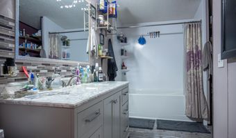 112 S College St, Adams, WI 53910