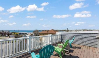 45 Crescent Rd, Middletown, RI 02842