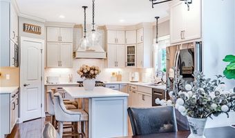 59 Camden Ln, Cranston, RI 02921
