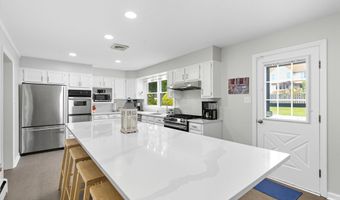 210 Coolidge Ave, Absecon, NJ 08201