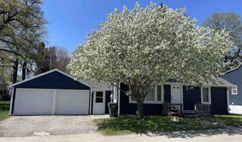 65 Iowa St, Arnolds Park, IA 51331