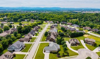 203 Heighton Ct, Alcoa, TN 37701