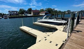 35 Shore Rd, Amityville, NY 11701
