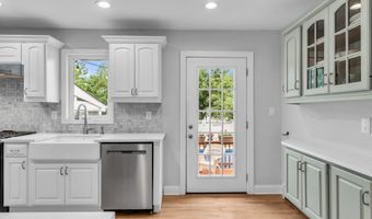 55 Drift Rd, Belford, NJ 07718