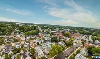 14 Magnolia St, Bergenfield, NJ 07621