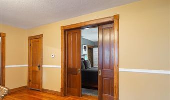 1115 7th St, Baldwin City, KS 66006