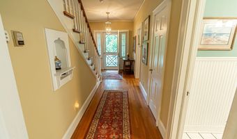 461 Circle Dr, Abingdon, VA 24210