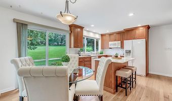 713 Barham Down Dr, Ballwin, MO 63011