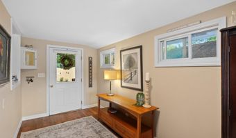 35 Greenwood Rd, Amherst, NH 03031
