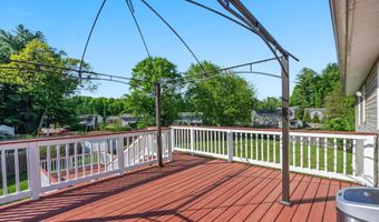19 Midway Dr, Albany, NY 12205