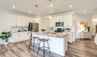 835-2 Dipper Ln, Aurora, OH 44202
