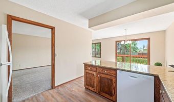 1088 Whitney Dr, Apple Valley, MN 55124