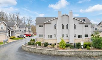 3285 Grey Village Dr, Akron, OH 44319