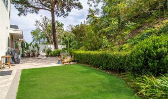 17084 Escalon Dr, Encino, CA 91436