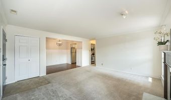 1445 Whispering Creek Dr E, Ballwin, MO 63021