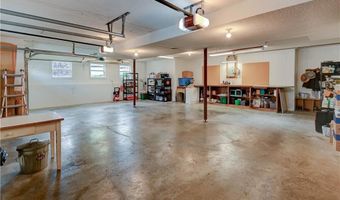 17700 157th St, Basehor, KS 66007