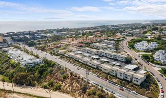 241 Turf View Dr, Solana Beach, CA 92075
