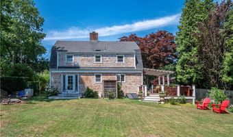 7 Boulevard E, Middletown, RI 02842