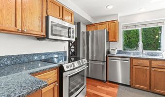 16056 NW TELSHIRE Dr, Beaverton, OR 97006