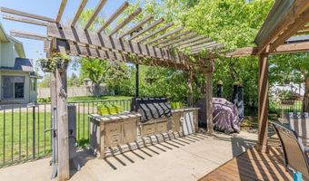 408 N Oak Ridge Rd, Brandon, SD 57005