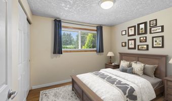 11300 FINNEGANS Way, Oregon City, OR 97045