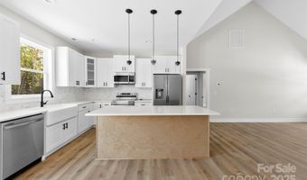 105 Darvee Rd, Blacksburg, SC 29702