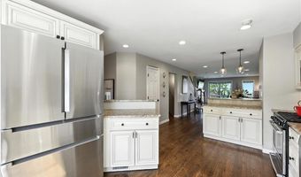 469 North Ln, Bristol, RI 02809
