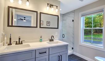 296 Twin Brook Ln, Coventry, RI 02816