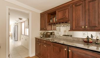 10 Steep Hollow Ln, Cos Cob, CT 06807