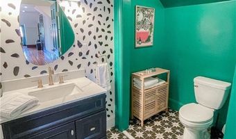 201 W 33rd St, Savannah, GA 31401