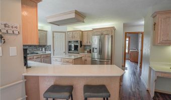2641 Topflite Dr, Akron, OH 44312