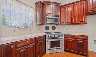 8000 Walnut Dr, Alvarado, TX 76009