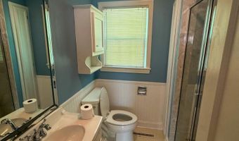 4237 Washington St, Ayden, NC 28513