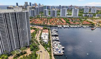 3750 Yacht Club Dr TH5, Aventura, FL 33180