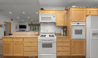13033 Trinkus Ln, Bigfork, MT 59911