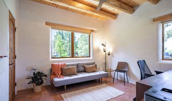 9 Desiderio, Arroyo Seco, NM 87514