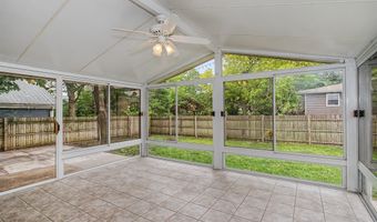 307 Dotson Dr, Ames, IA 50014