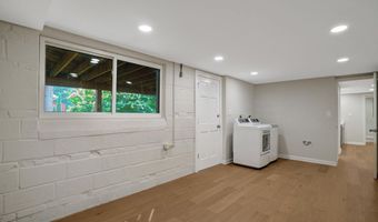 4006 JUSTINE Dr, Annandale, VA 22003