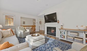 7 Silversmith Dr, Danbury, CT 06811