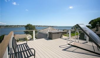 131 Eustis Ave, Newport, RI 02840