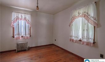 79 Mountain Lake Rd, Belvidere, NJ 07823