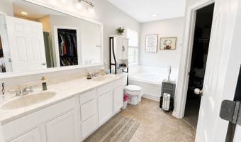 1354 Turfway Dr, Avon, IN 46123