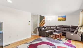 10 Rockingham Ct, Bedford, NH 03110
